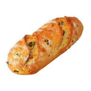 Ein frisch gebackenes OliTomBa-Brot, goldbraun mit sichtbaren Oliven und Tomaten, bestreut mit Basilikum.