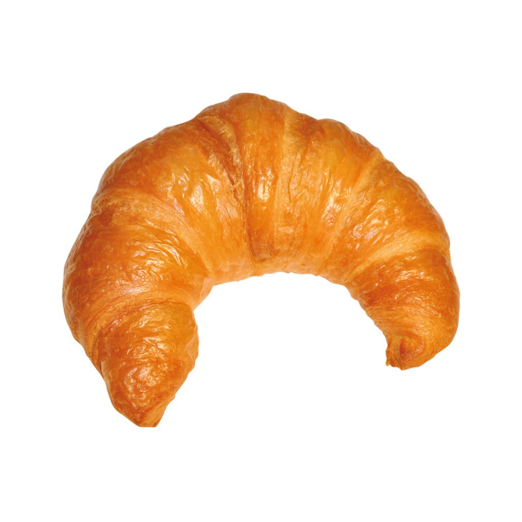 Frisch gebackenes Buttercroissant auf weißem Hintergrund.