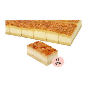 Eine köstliche Mandel-Bienenstich-Schnitte mit luftigem Biskuit, zarter Vanillecreme und knusprigem Karamell-Mandel-Topping, bereits in 12 Stücke vorgeschnitten.